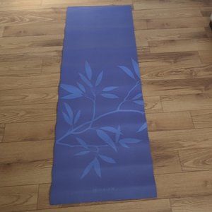 🌟 Never Used Gaiam Yoga Mat - Purple 🌟